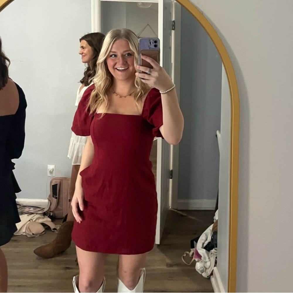 Super cute Abercrombie maroon dress!